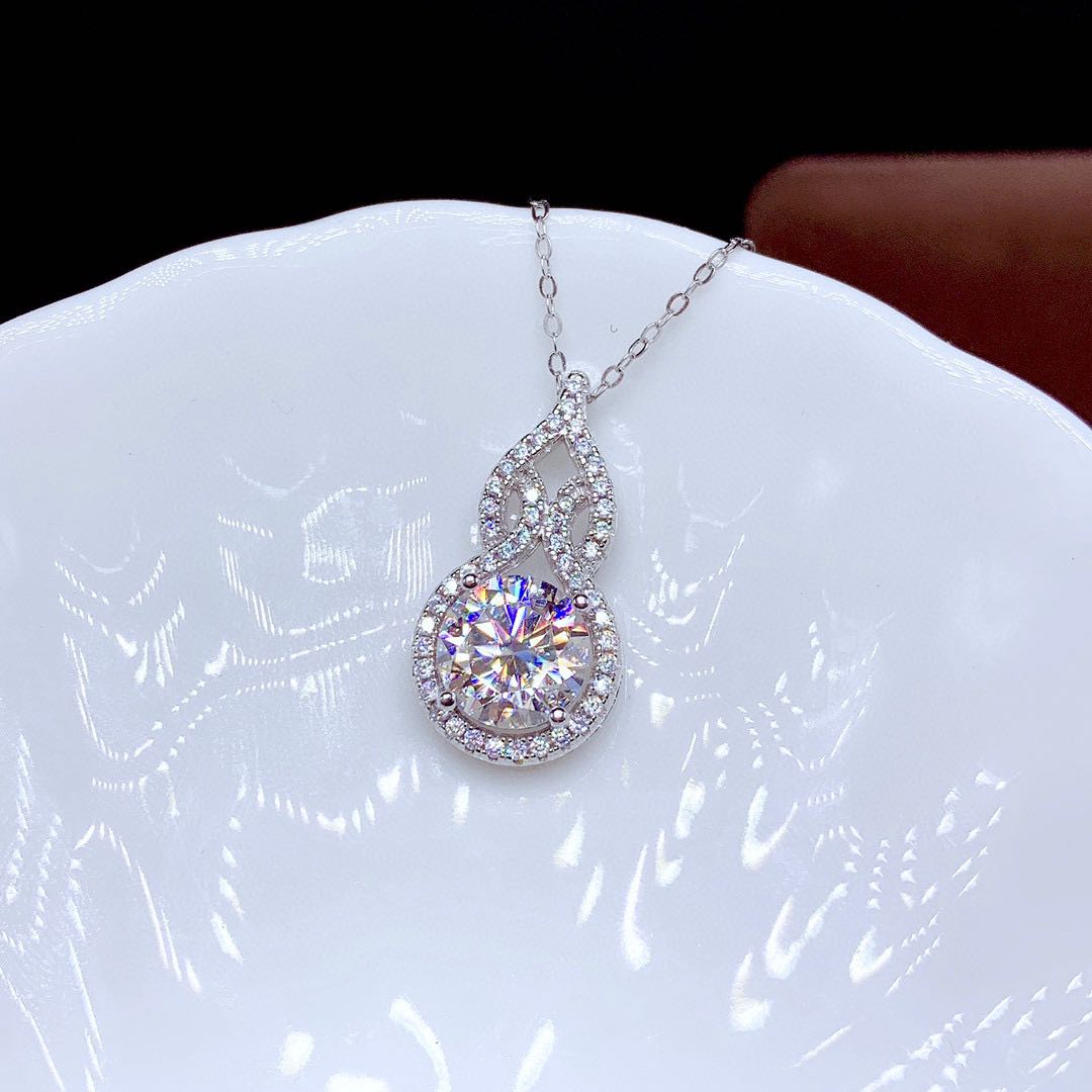 Colar Moissanite Luce Infinita com Halo em Prata 925