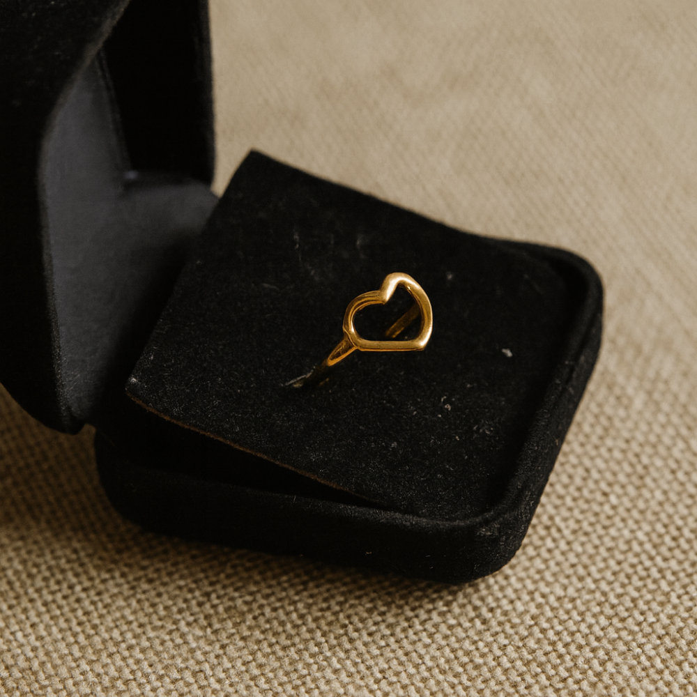 Anel Dourado de Coração