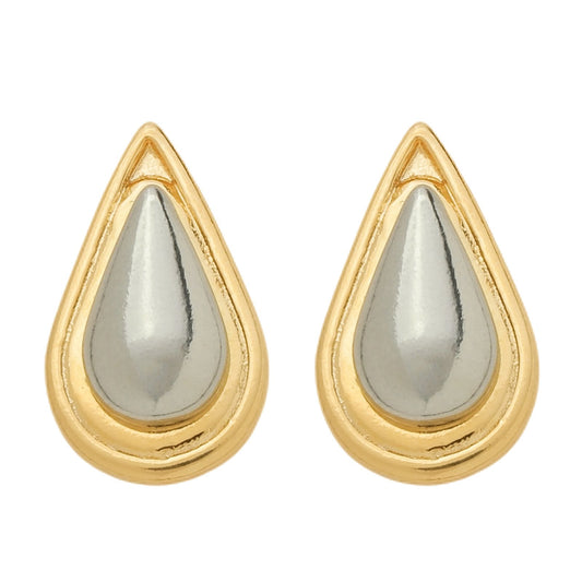 Brinco formato gota dourado e prateado com banho de ouro 24k e ródio branco, semijoia elegante antialérgico fundo branco