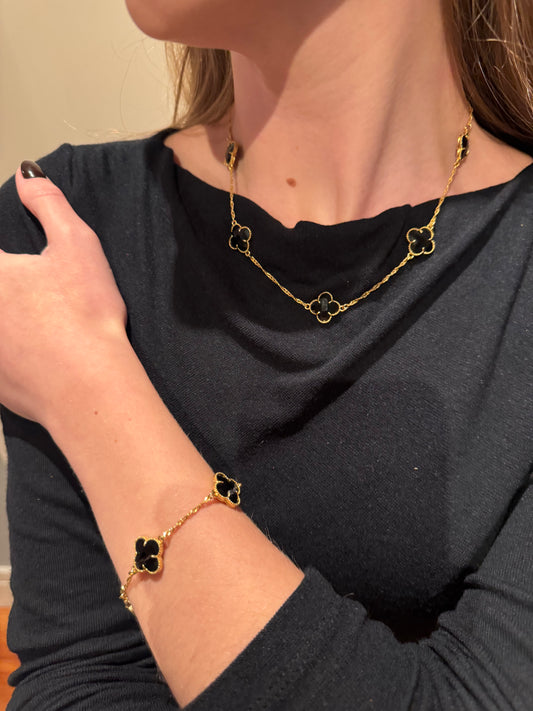 Conjunto com Trevos Pretos Dourados